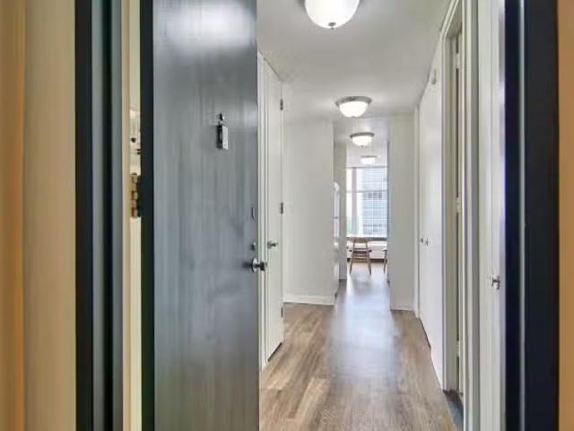 Condo for rent in Detroit