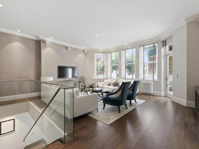 Apartment for rent in Chelsea, Greater London