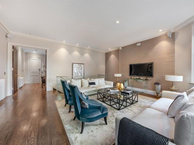 Apartment for rent in Chelsea, Greater London
