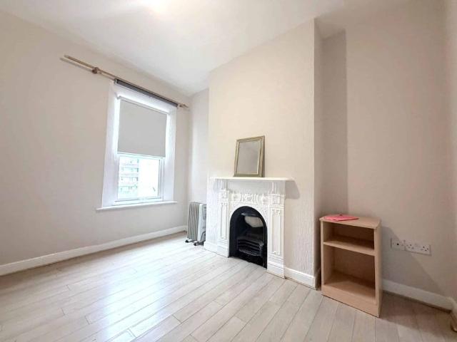 Apartment to rent in Bluebell, North Tipperary