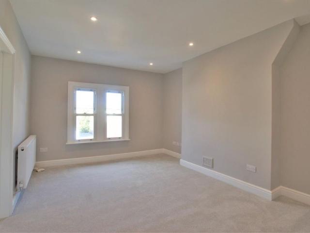 Apartment for rent in Surbiton, Greater London