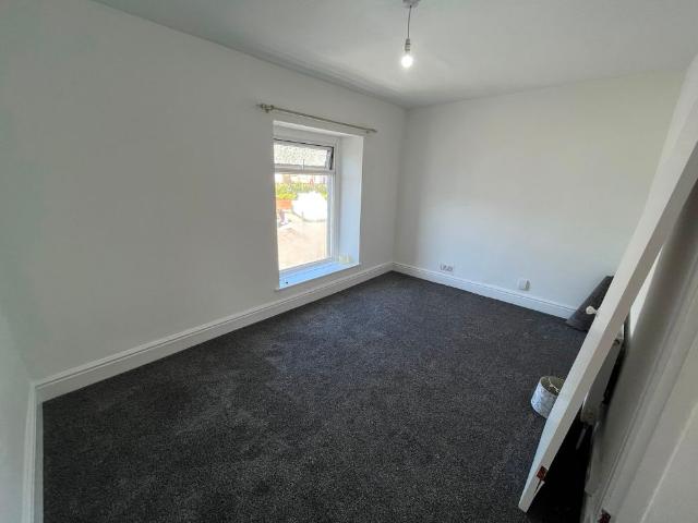 House for rent in Cwmbwrla, Nangreaves