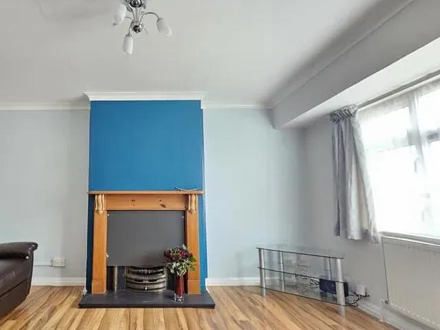 Apartment for rent in Clayhall, Greater London
