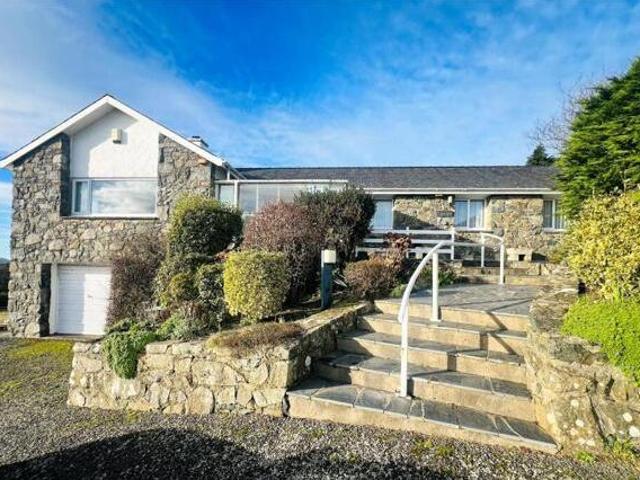 House for sale in Pwllheli, Wales