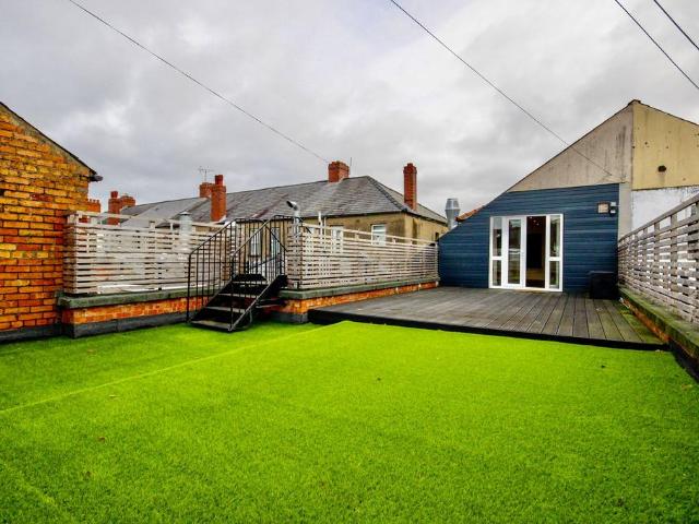 Apartment for rent in Falcon Lodge, Wales