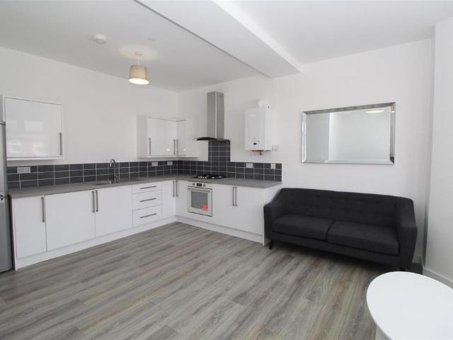 Apartment for rent in Falcon Lodge, Wales