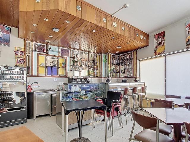 Loja venda em Quatro Estradas, Portimão