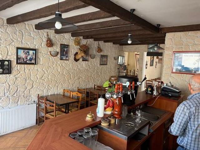 Local Commercial vente à Fontainebleau, Saint-mammès