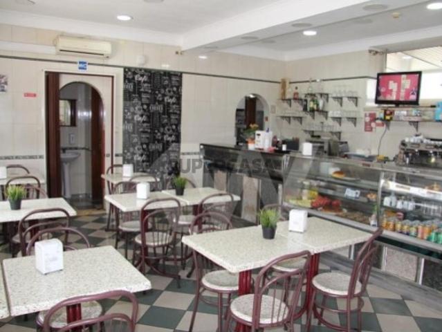 Armazém venda em Queluz de Baixo, Oeiras