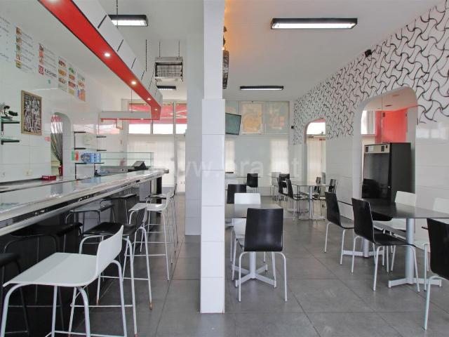 Loja alugar em Vilar de Andorinho, Vila Nova De Gaia