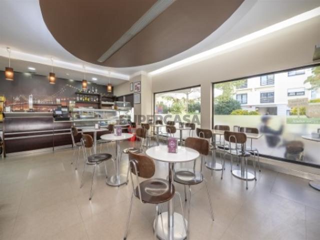 Armazém venda em Quinta de São Martinho, Cascais