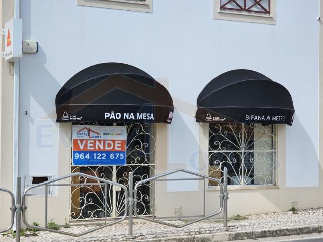 Loja venda em Serra d'El-Rei, Peniche