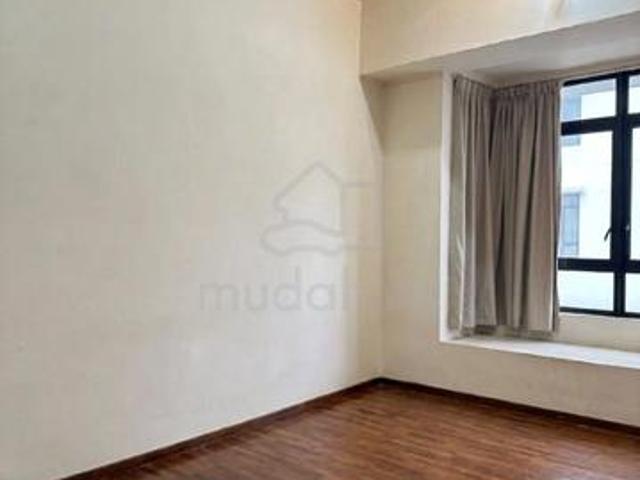 Apartment for sale in Seri Kembangan, Majlis Bandaraya Subang Jaya