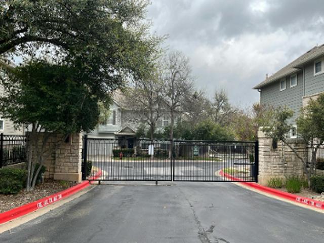 Condo for sale in Hunter's Chase, Austin
