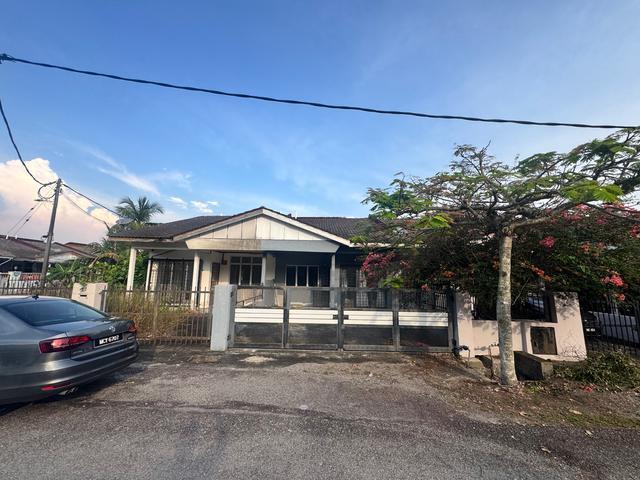 Terraced House for sale in Tanjong Sepat, Selangor