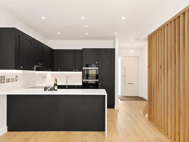 House for rent in Kensal Town, Greater London