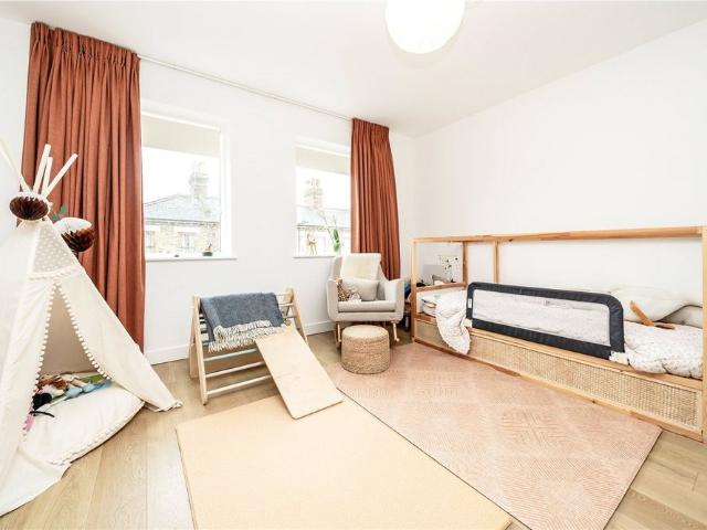 House for rent in Kensal Town, Kensal Town