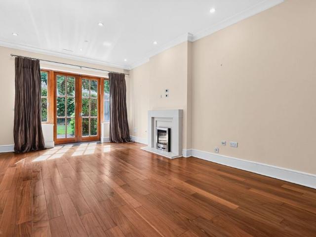 Apartment to rent in Kilternan, North Tipperary