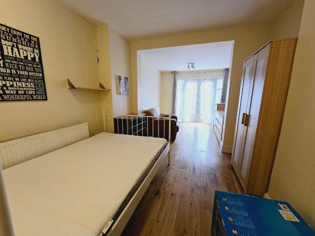 Room for rent in Dollis Hill, Greater London