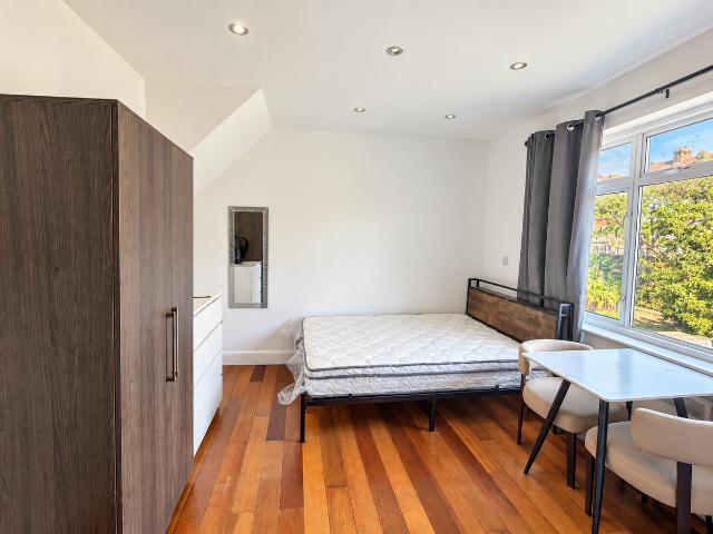 Studio for rent in Dollis Hill, Greater London