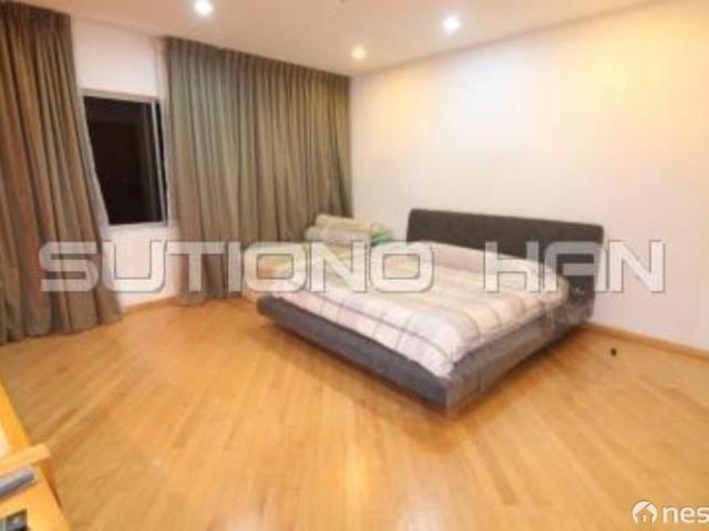 Apartment for sale in Newton