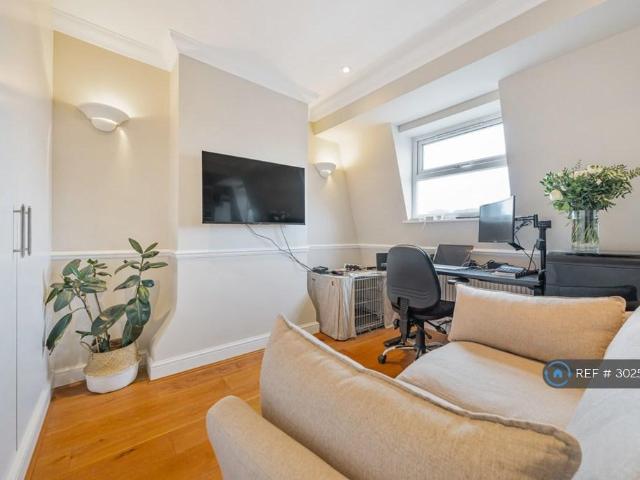 Apartment for rent in Clapham Junction, Greater London