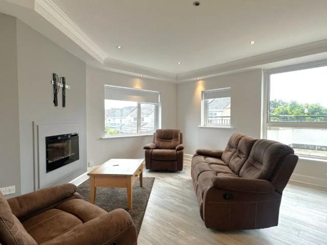 Townhouse to rent in Gaillimh, Connacht
