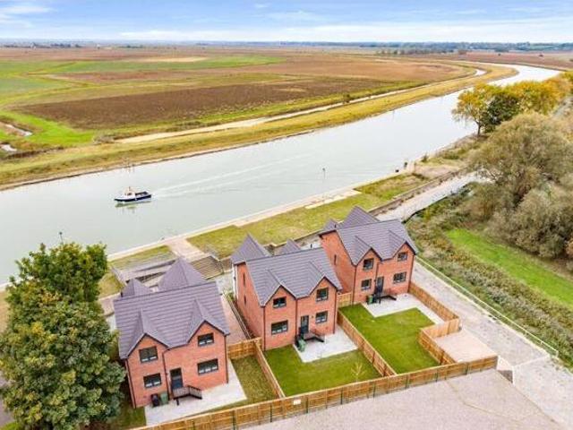 House for sale in Stokesby, Norfolk