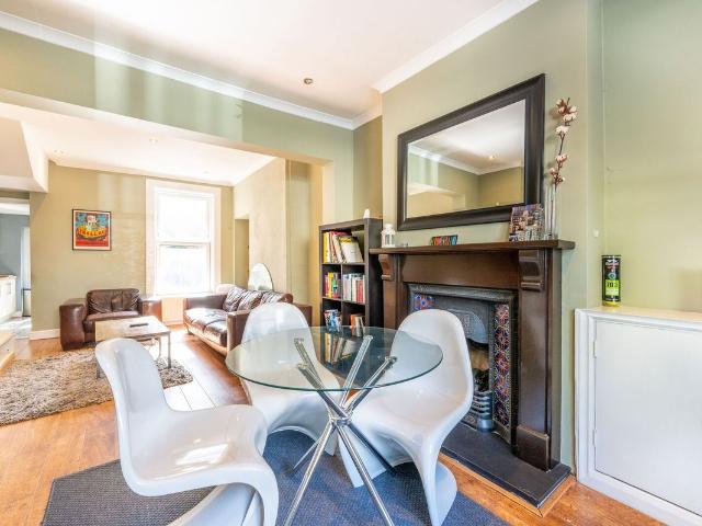 Apartment for rent in London Borough of Newham, Greater London