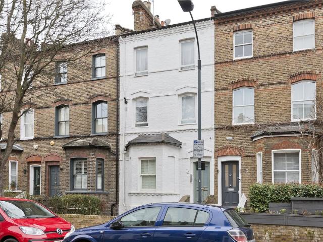 Apartment for rent in Brook Green, Greater London
