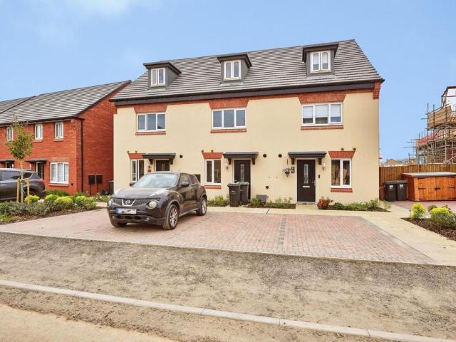 House for rent in Priors Hall Park, Weldon