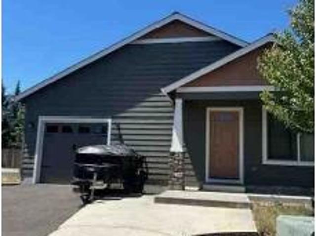 Property for sale in White City, Oregon
