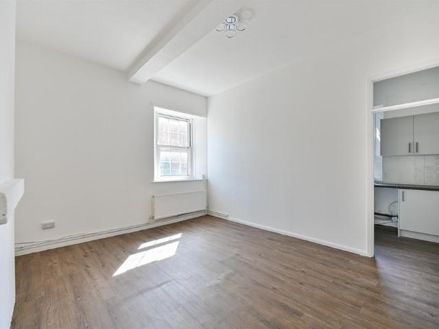 Apartment for rent in Holybrook, West Berkshire