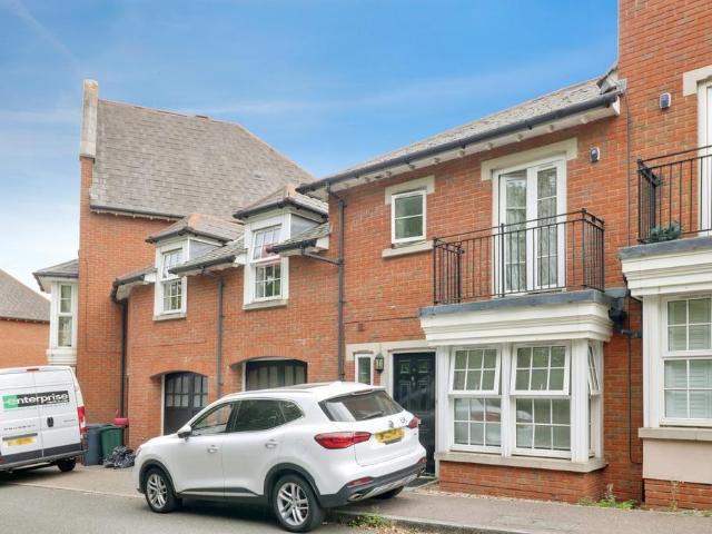House for rent in Swanscombe and Greenhithe, Monks Orchard