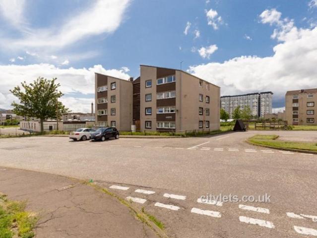 Flat for rent in The Calders, Wester Hailes