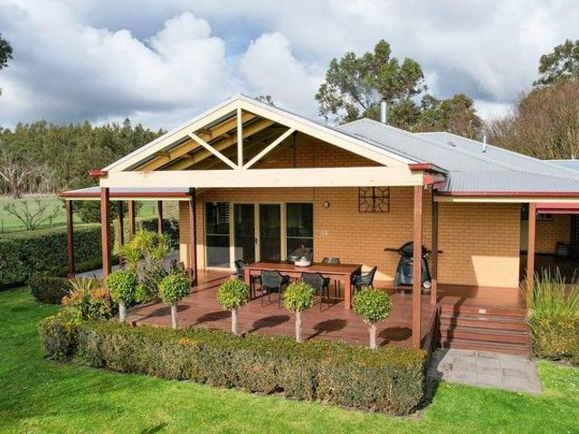 Cottage for sale in Macarthur, Victoria