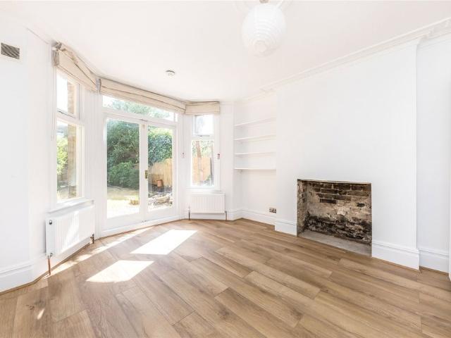 Apartment for rent in Clapham, Greater London