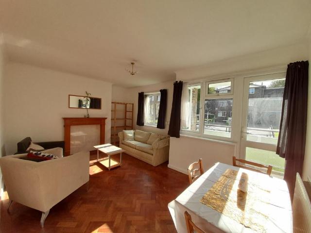 Apartment for rent in Oval, Greater London