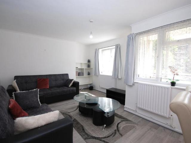Apartment for rent in Oval, Greater London
