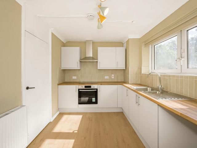 Apartment for rent in Plashet, Greater London