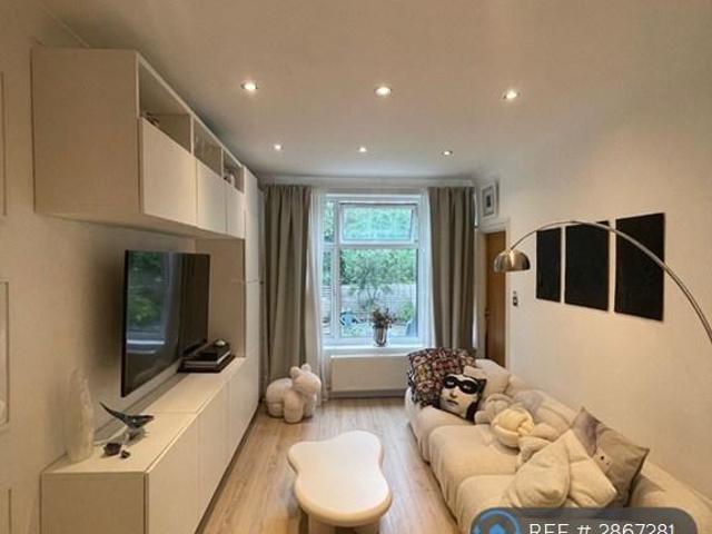 House for rent in Barnsbury, Greater London