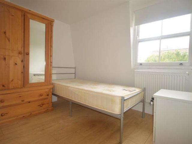 Room for rent in Barnsbury, Greater London