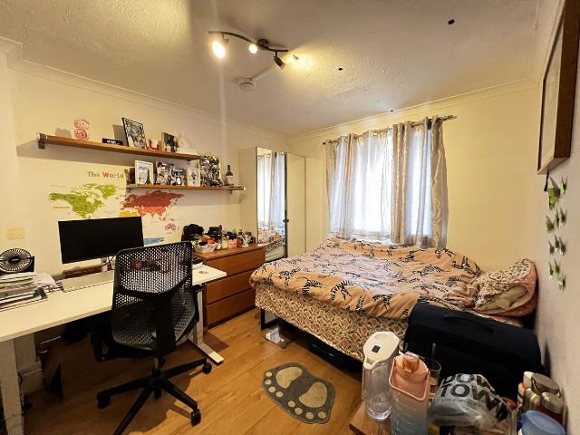 Room for rent in Cubitt Town, Greater London