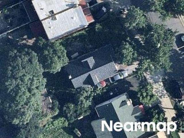 House for sale in The Bronx, Arverne