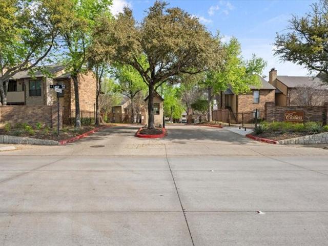 Condo for sale in Arlington, Texas