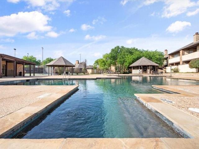 Condo for sale in Arlington, Texas