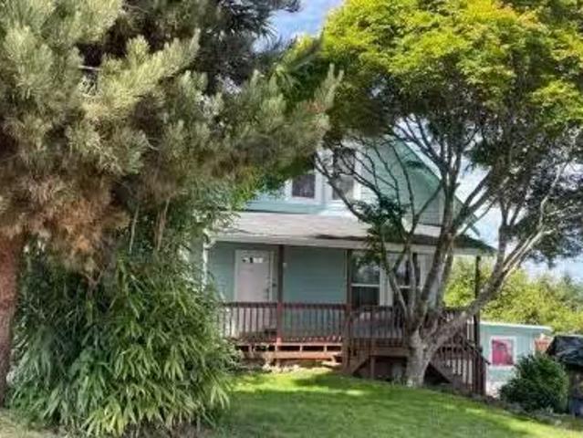 House for sale in Coos Bay