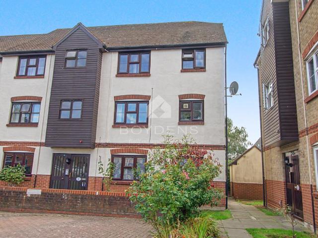 Apartment for rent in Highwoods, Colchester