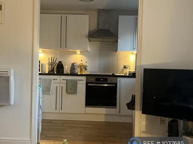 House for rent in Berrylands, Greater London