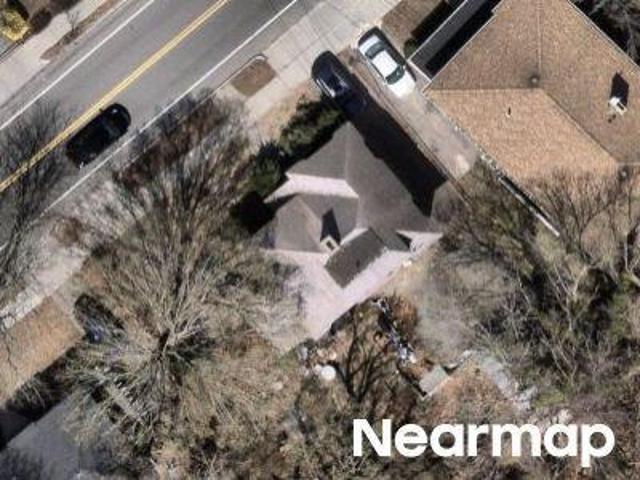 House for sale in Newtonville